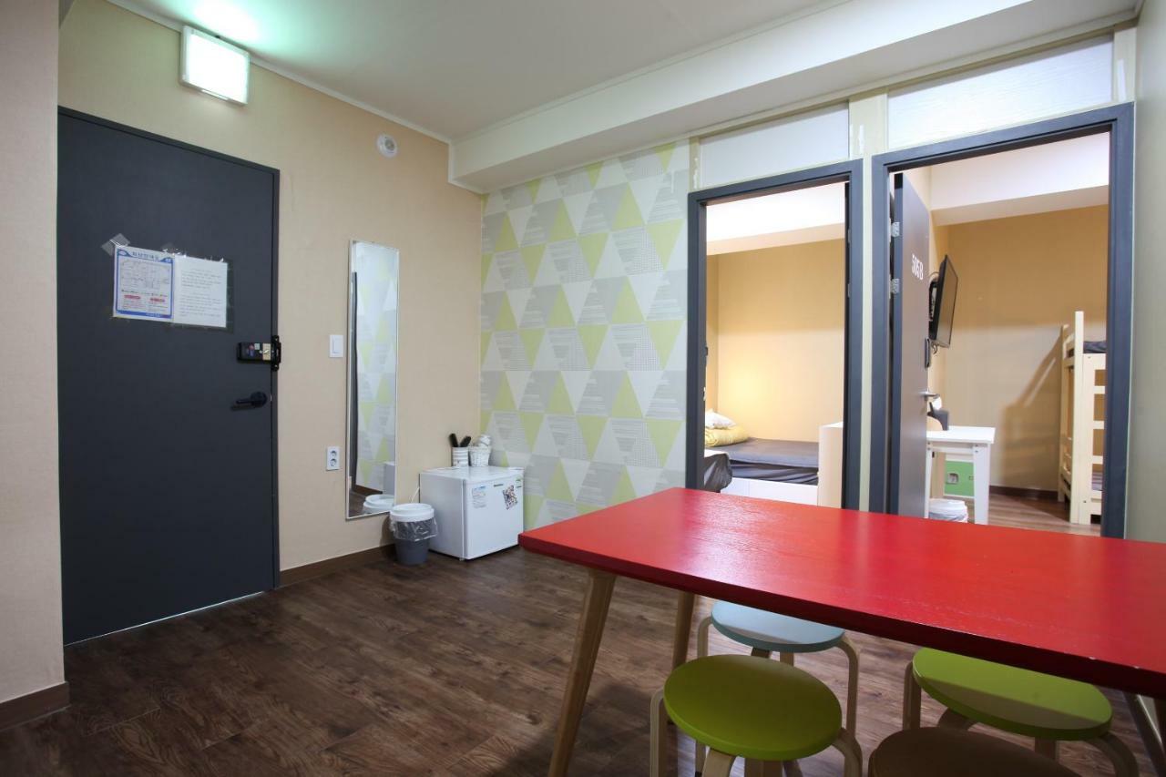 בוסאן Sky Island Guesthouse מראה חיצוני תמונה